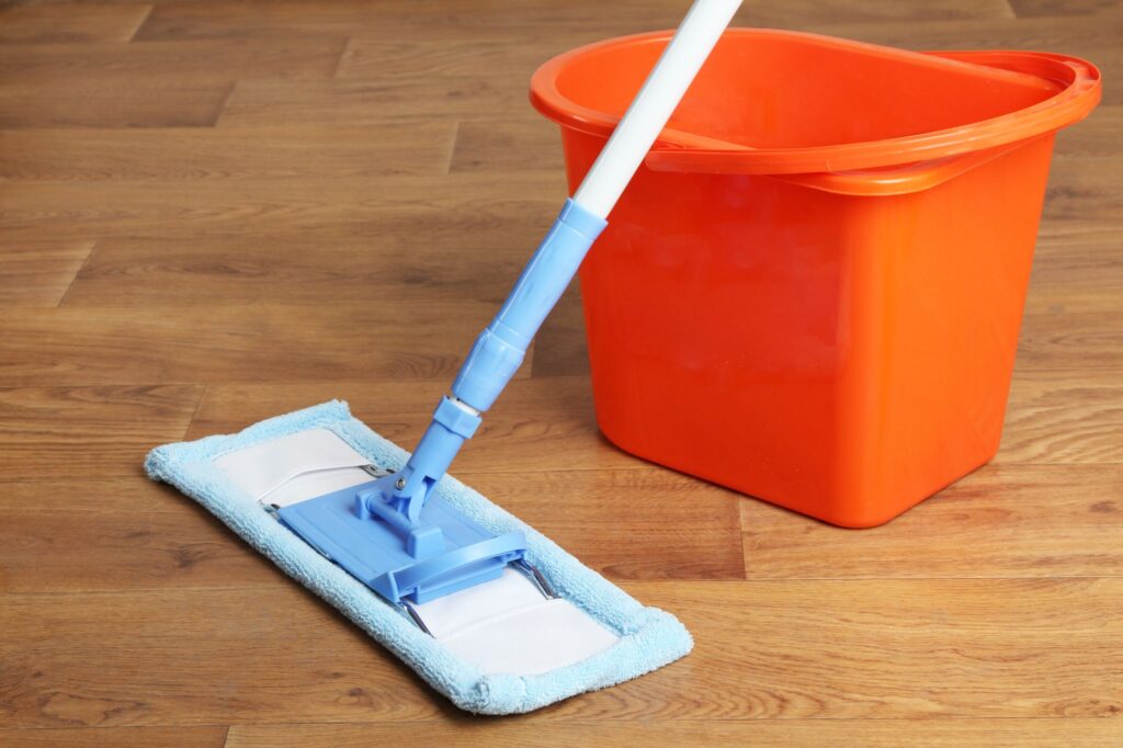 clean laminate flooring