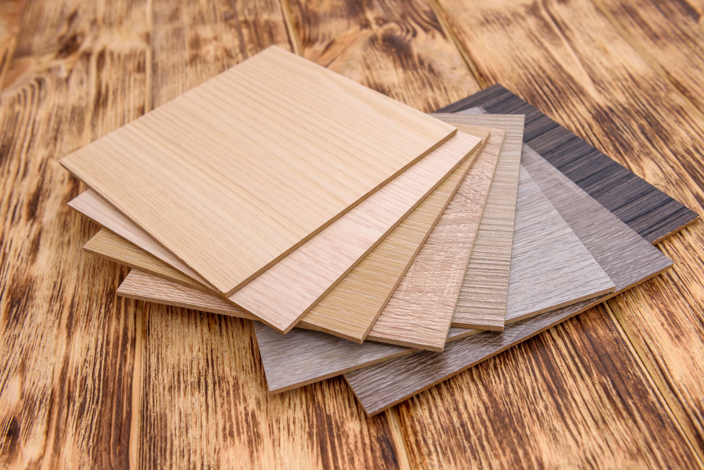 Solid Hardwood vs Laminate Flooring Comparison Guide